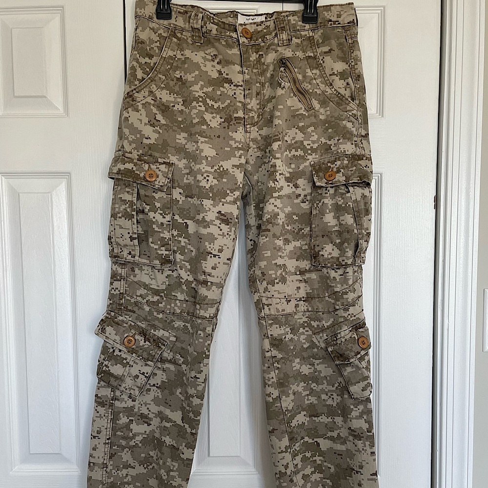 Camo Cargo Pants Size 32